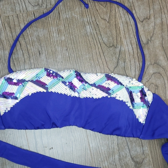Euc Victoria secret medium bikini top - Picture 2 of 4